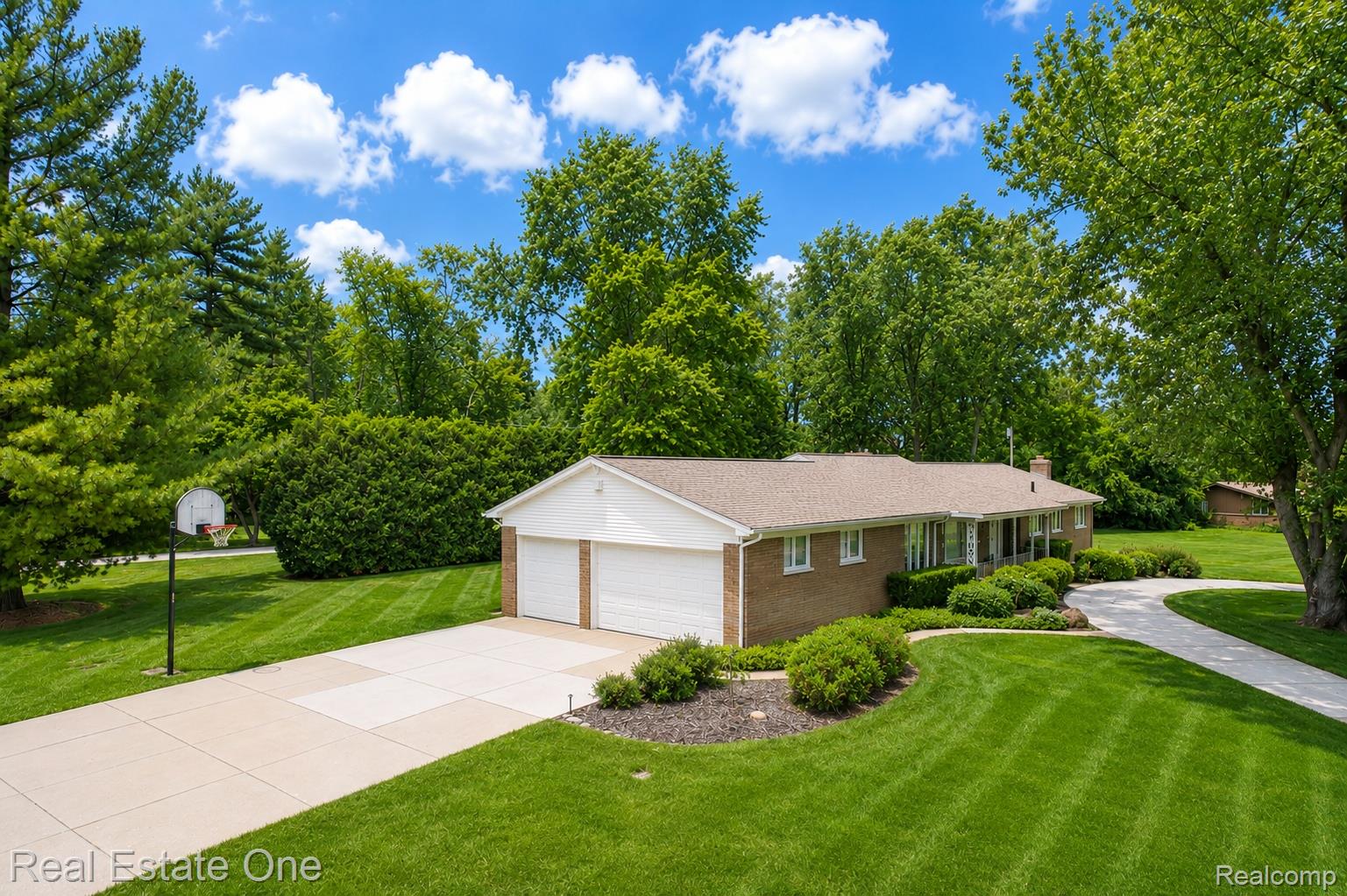 28383 W Greenmeadow Circle