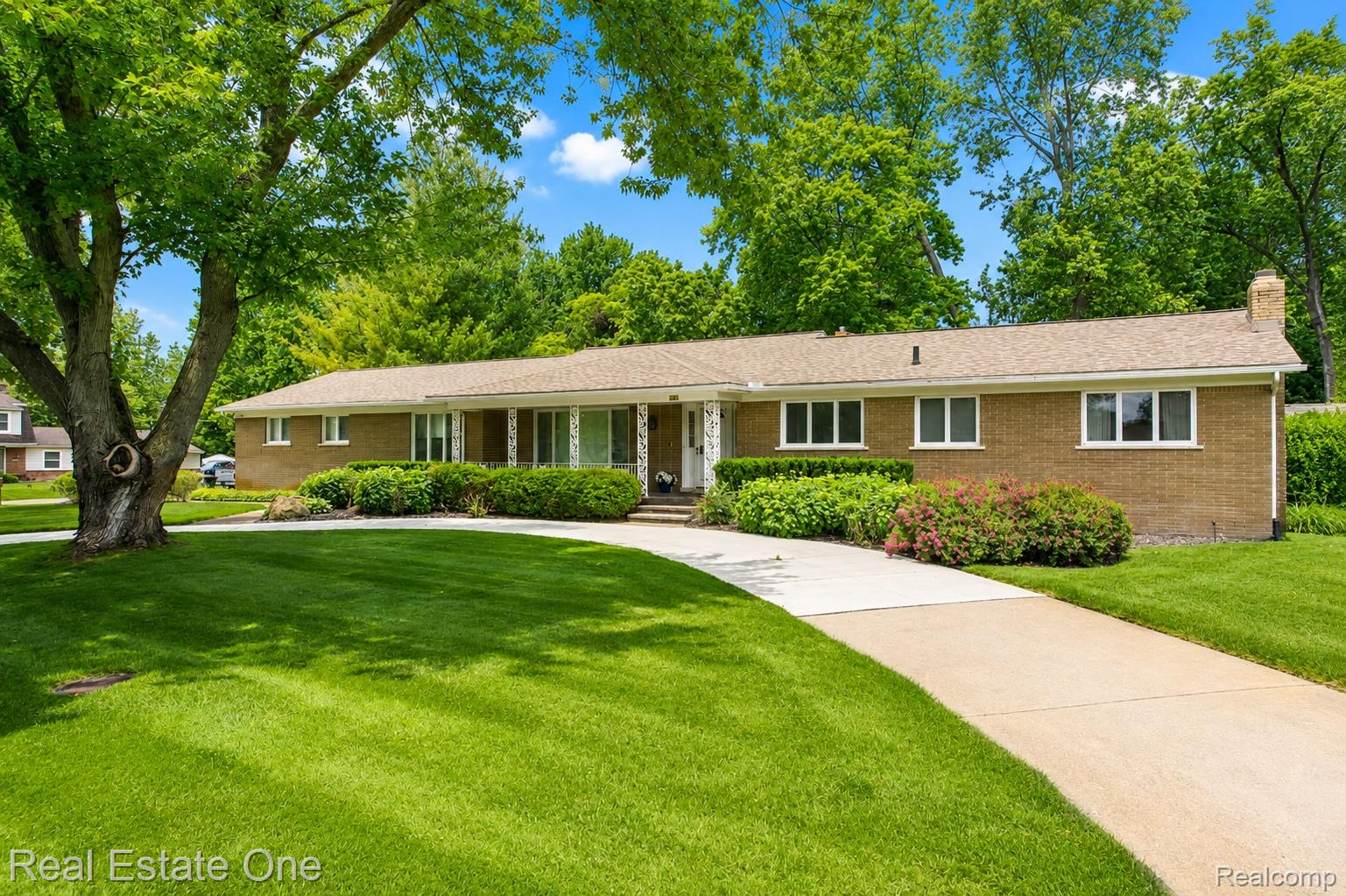28383 W Greenmeadow Circle