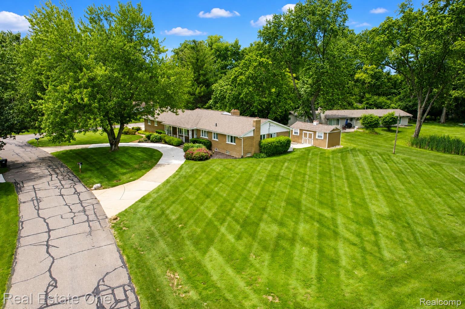 28383 W Greenmeadow Circle