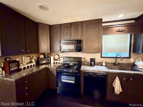 Tiny photo for 4567 Ashwood, Saginaw Charter Township, MI 48603 (MLS # 20261069355)