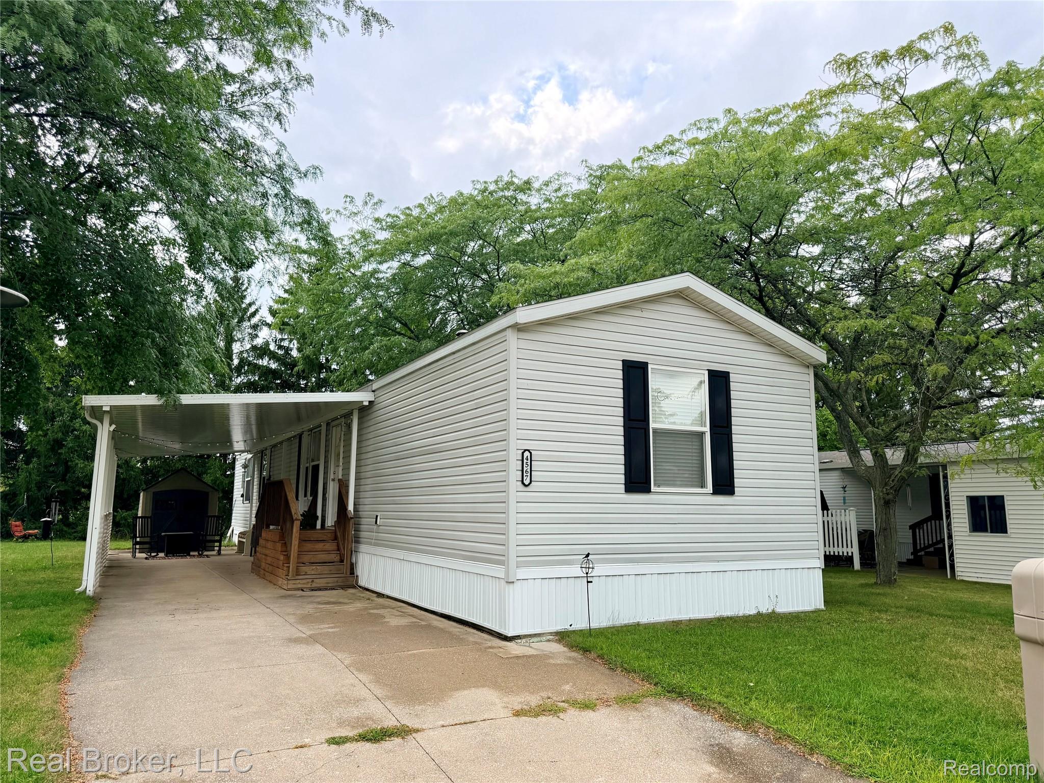 4567 Ashwood