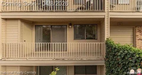 3865 Lone Pine Road 201