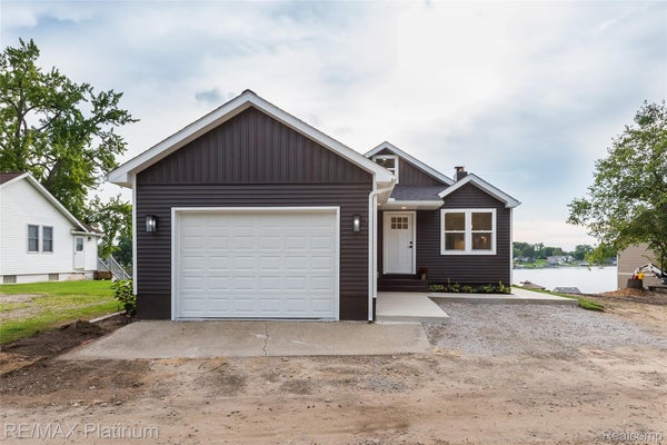 6298 FONDA LAKE DR, BRIGHTON, MI 48116 - Image e82e93f4c3ce6459f4e9f0514a8c9871/110077899