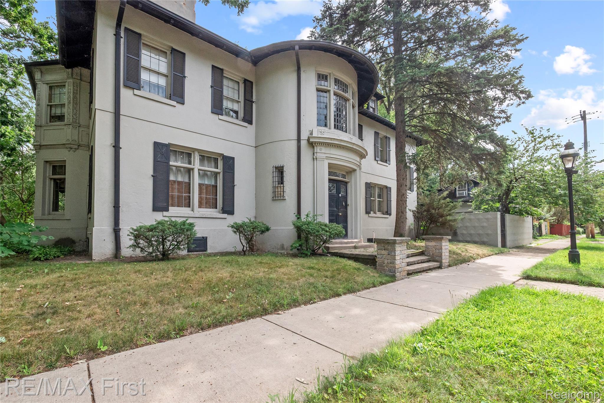 3065 Iroquois Street