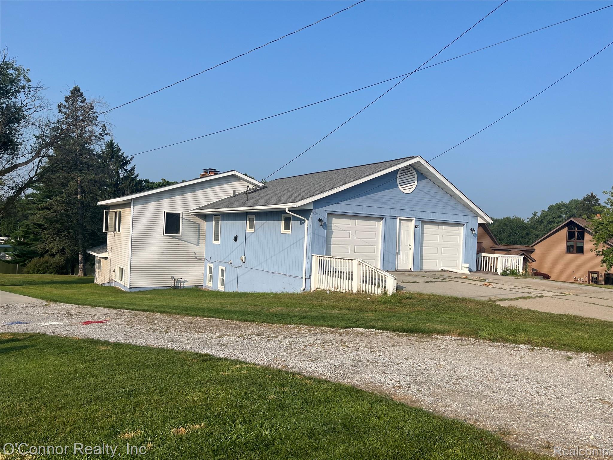 2929 N River Road