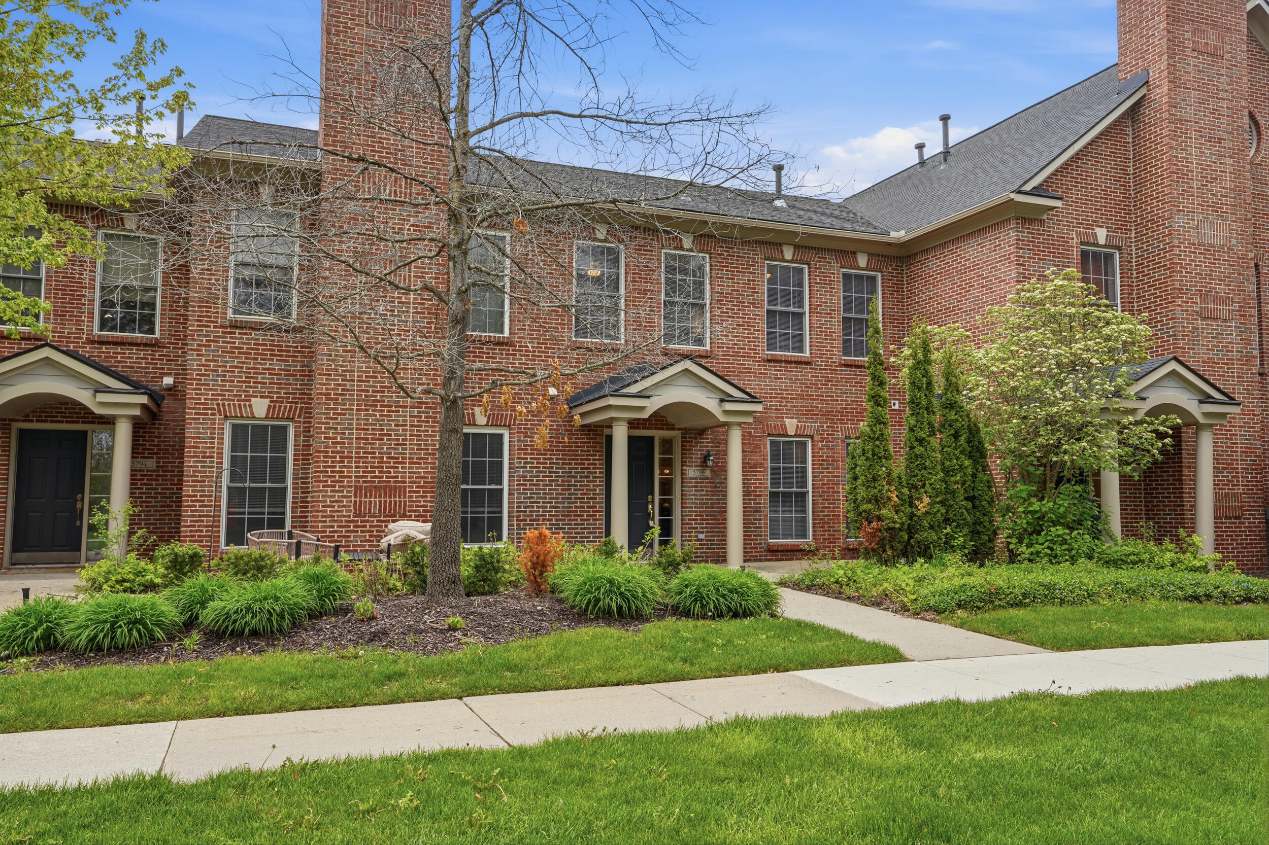 5796 Hampshire Lane