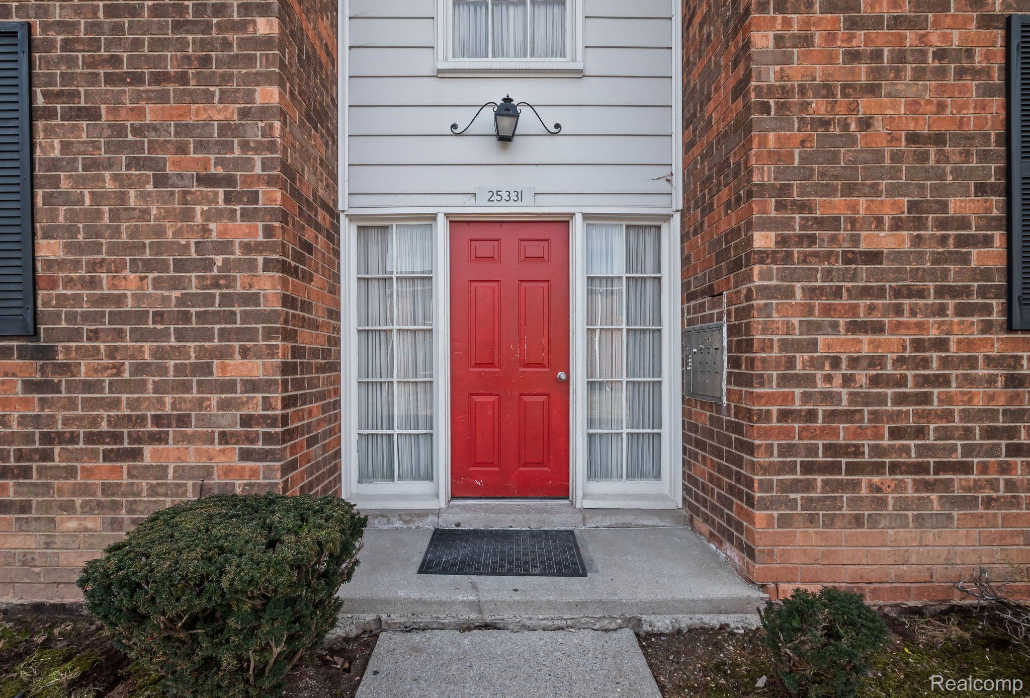 25331 Shiawassee Circle 206