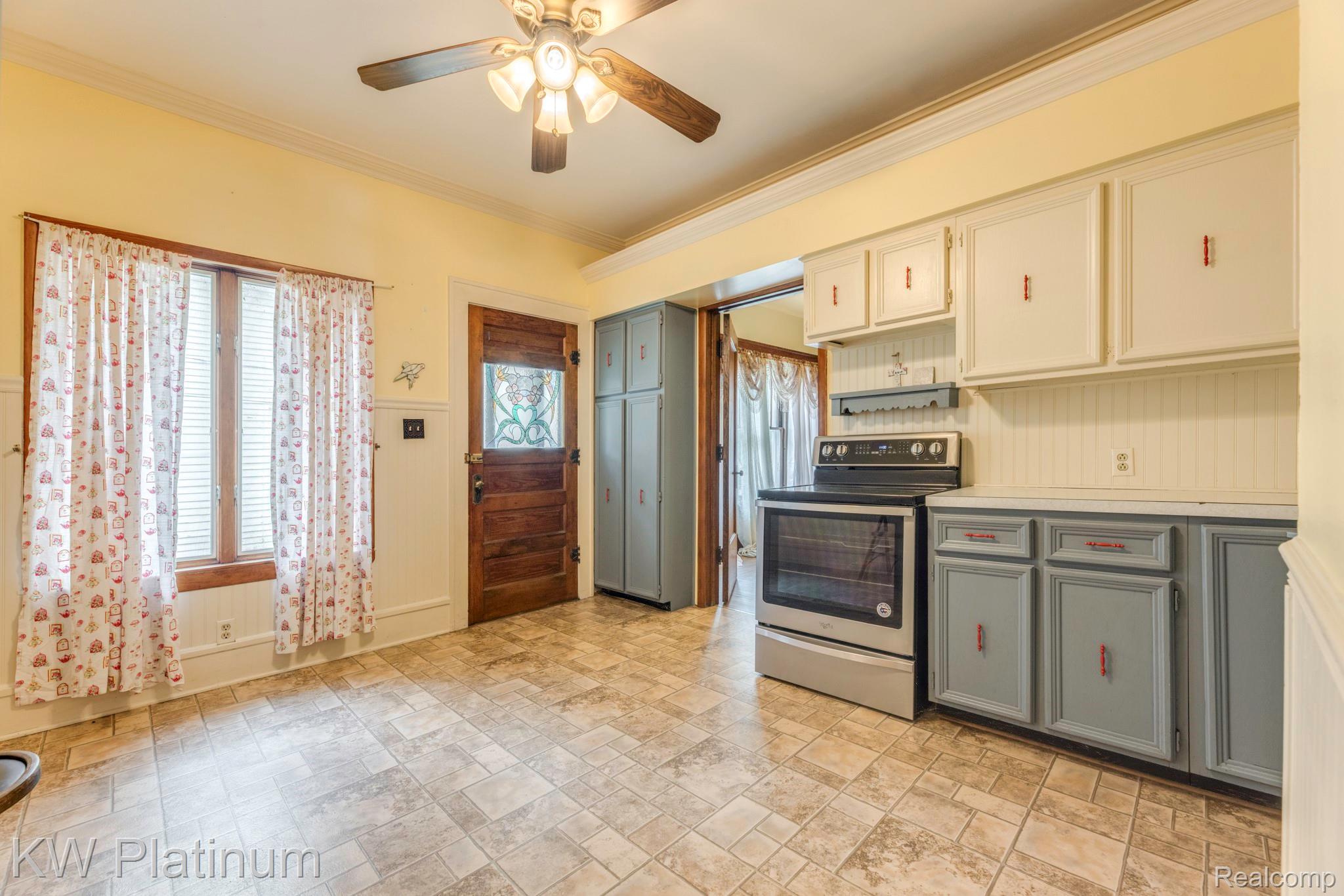 106 E Mechanic Street