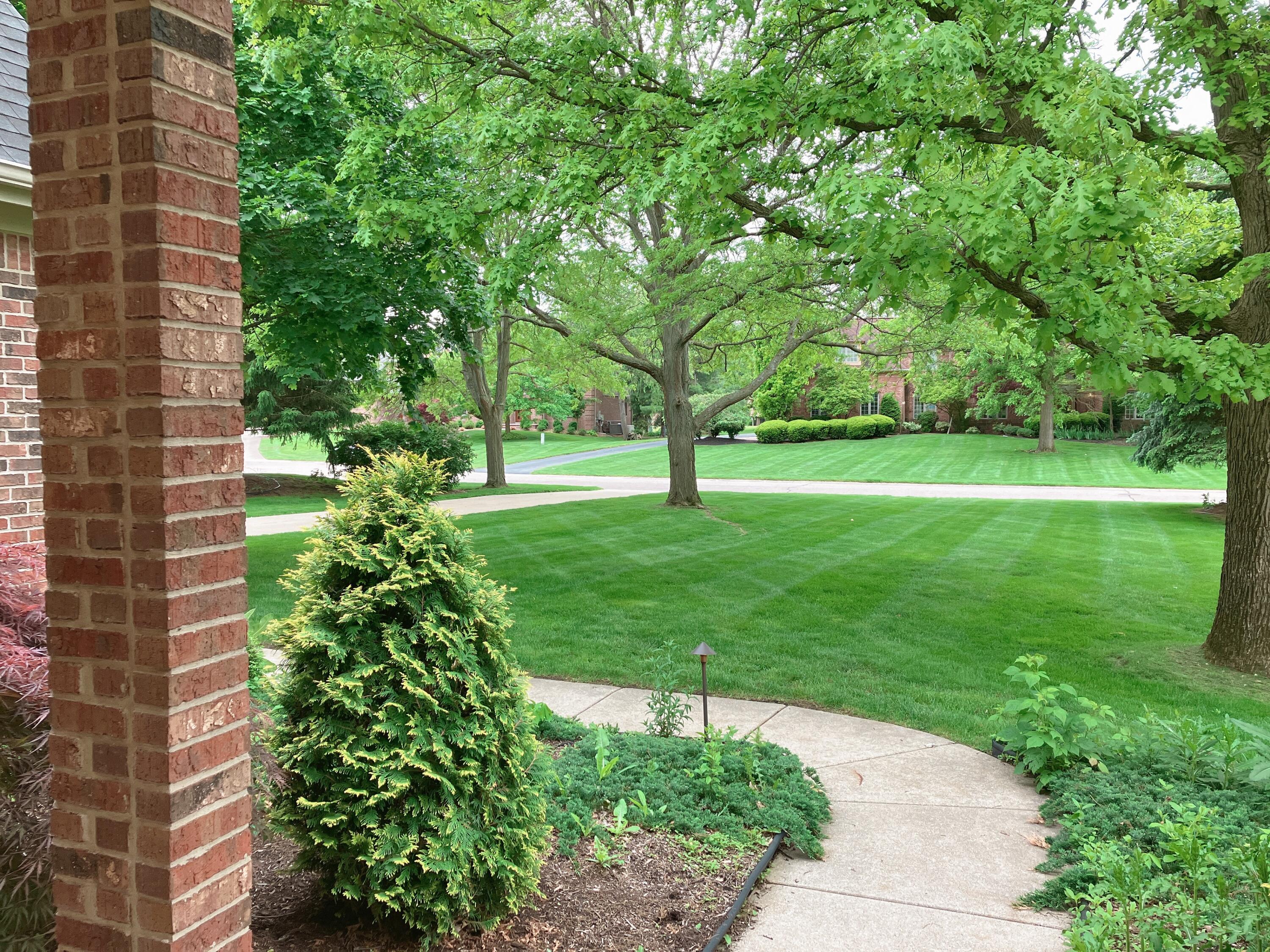 5060 Oak Tree Court