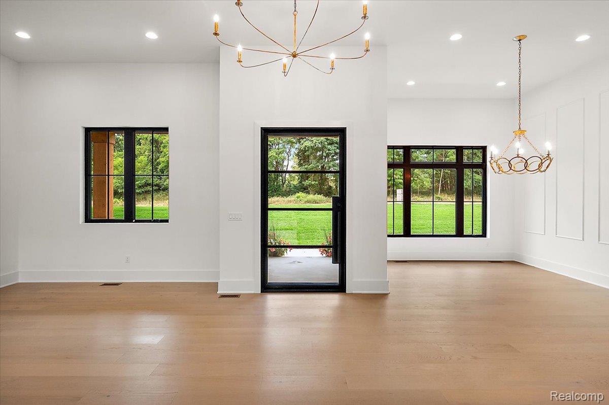 1059 Iroquois Trail