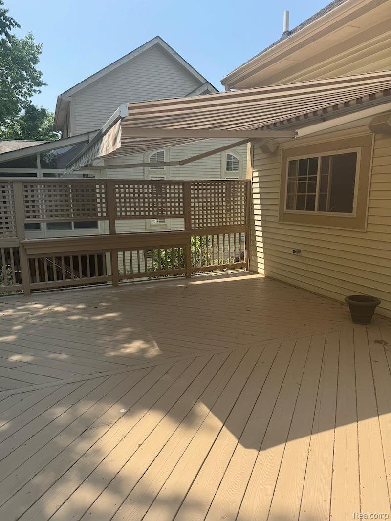 5717 Villa France Avenue