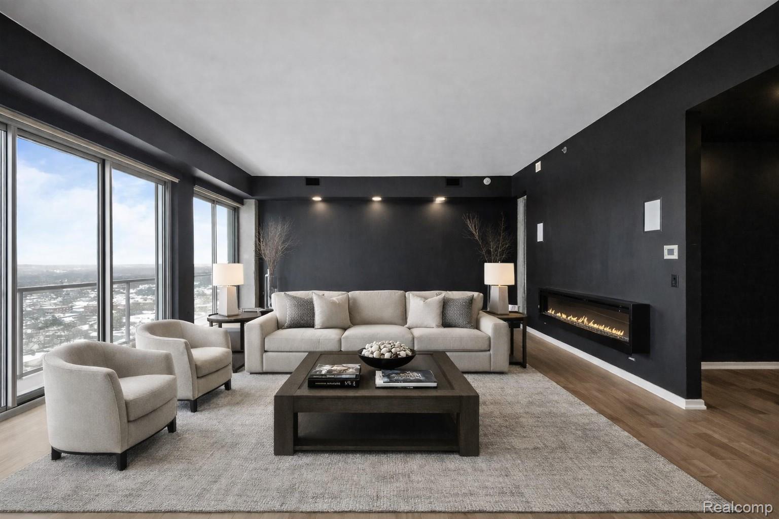 432 S Washington Avenue 1804