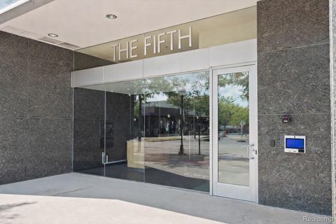 432 S Washington Avenue 1804 Royal Oak City MI 48067