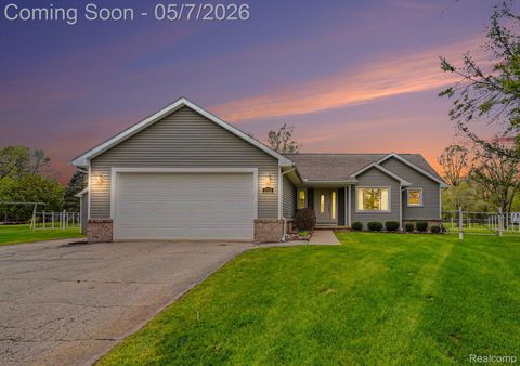 2321 Foxmore Circle Highland Charter Township MI 48356