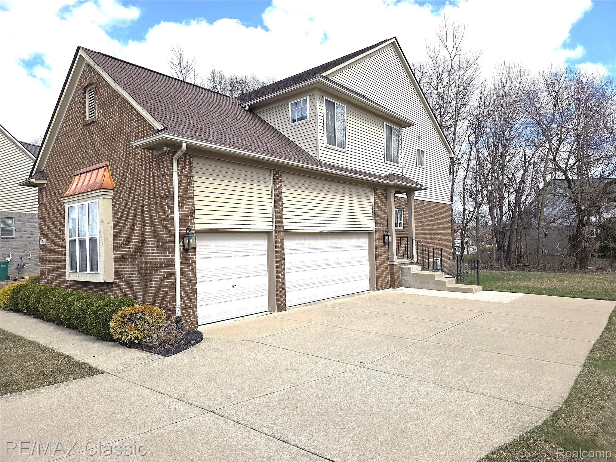 14215 Red Oak Drive