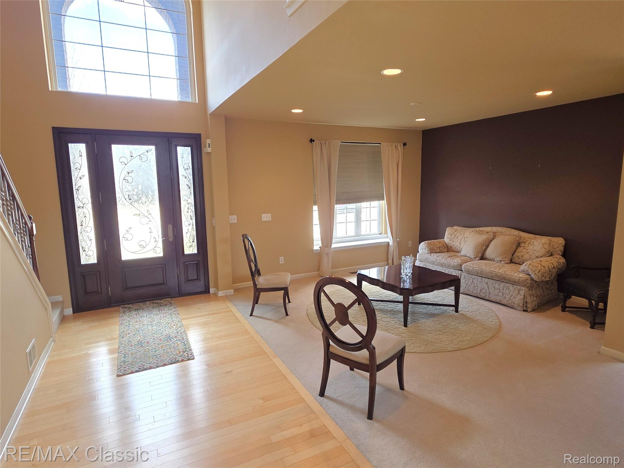 14215 Red Oak Drive