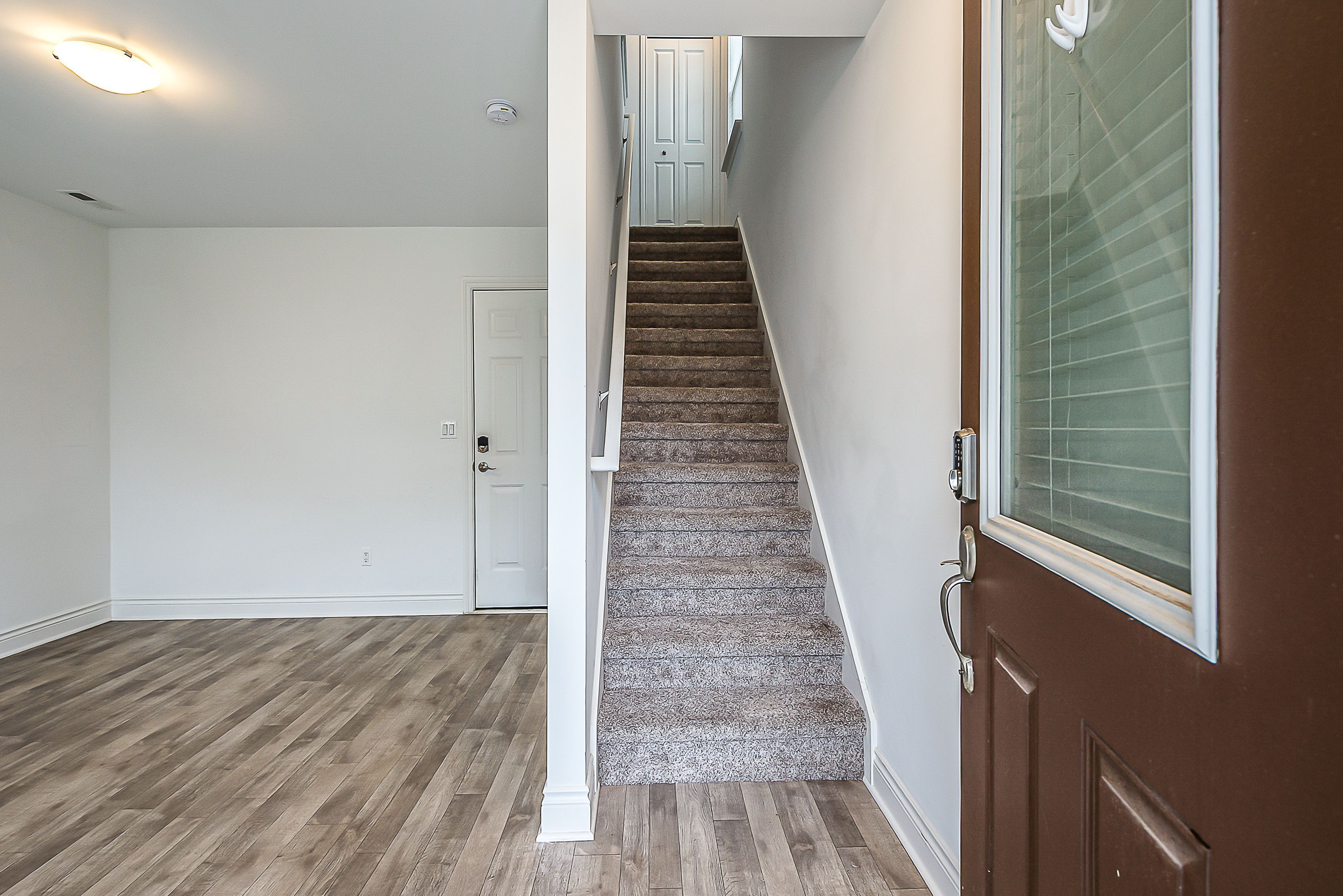 587 ANNE Avenue