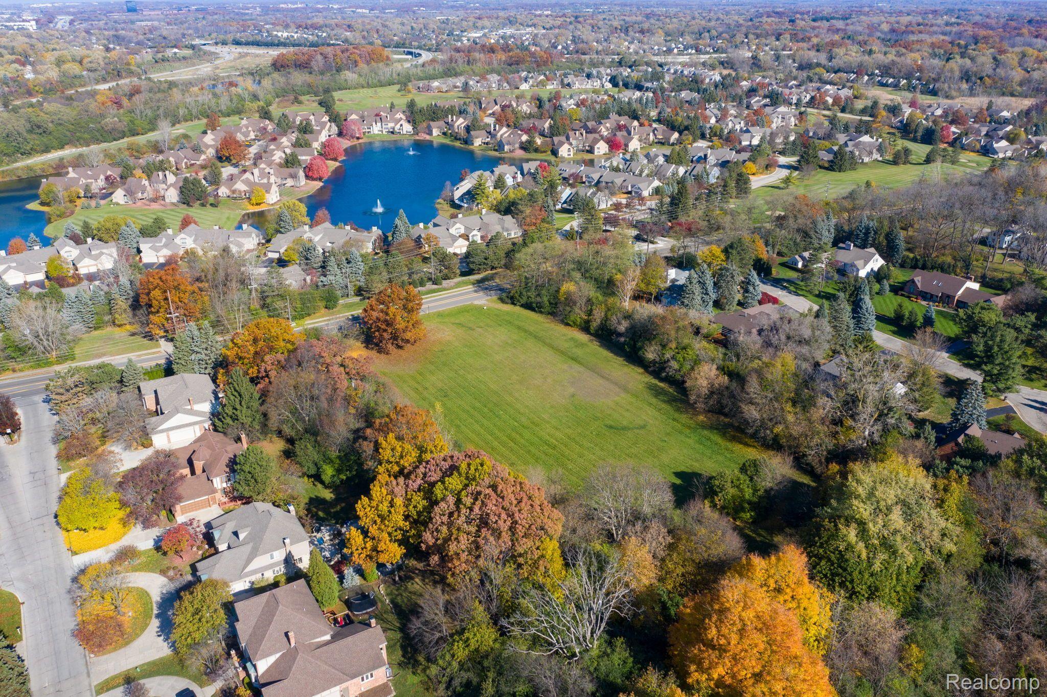 700 E SQUARE LAKE Road