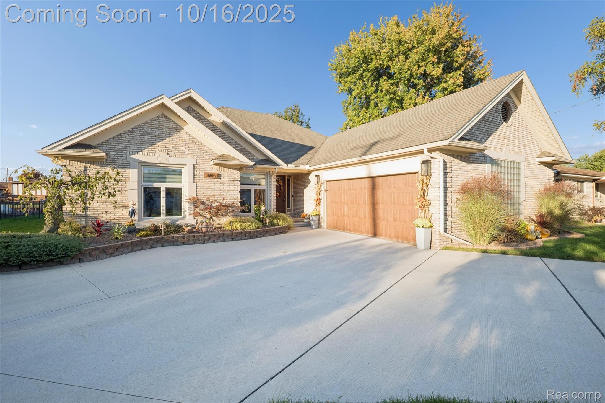 31657 N River Road