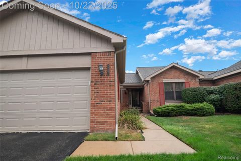 7252 Huntcliff West Bloomfield Charter Township MI 48322