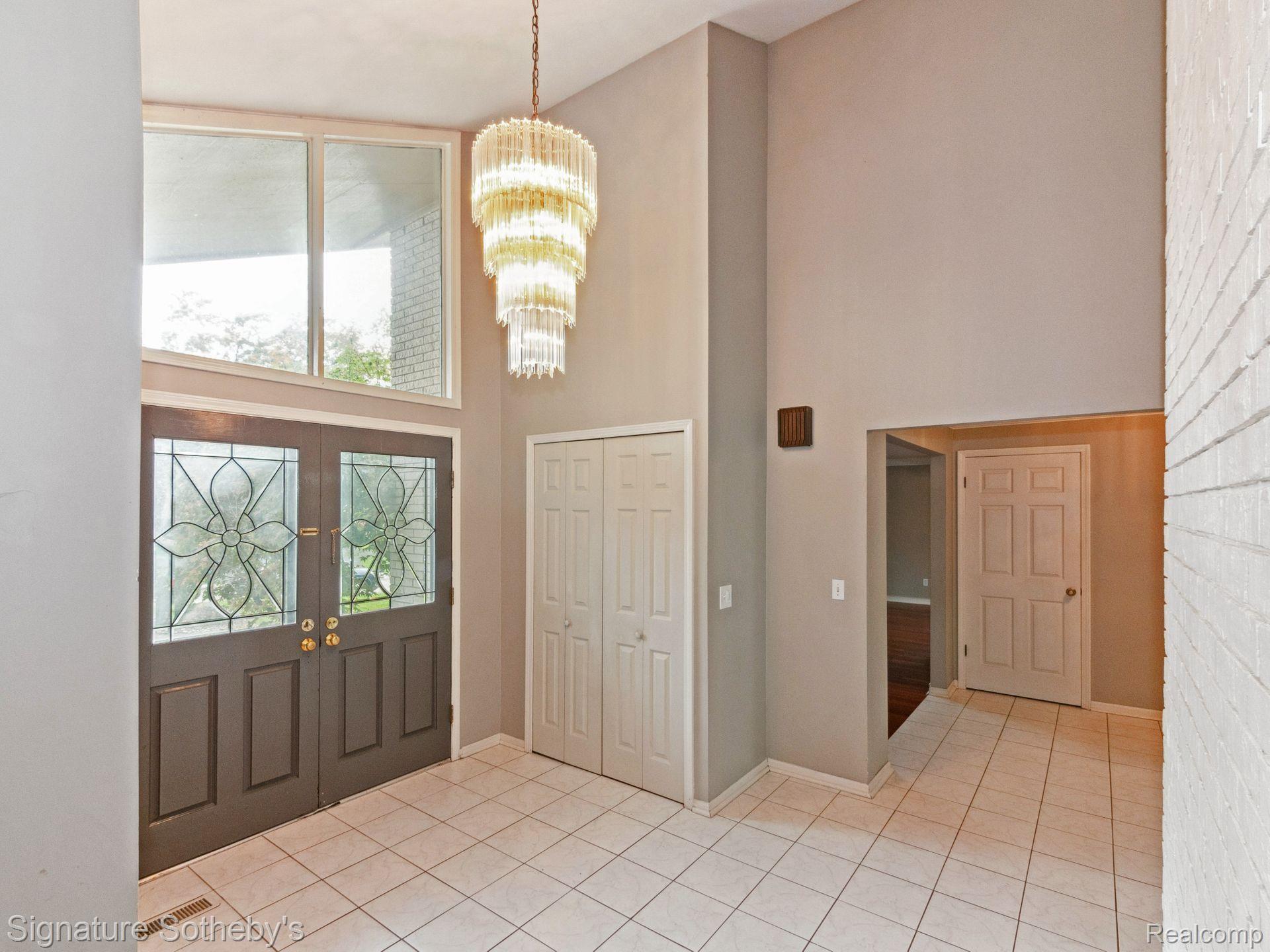 1821 ARGOSY Court