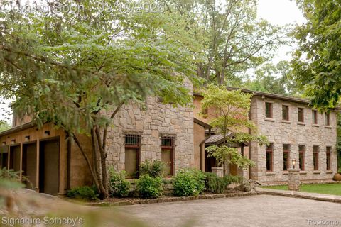 7357 LINDENMERE Drive Bloomfield Charter Township MI 48301