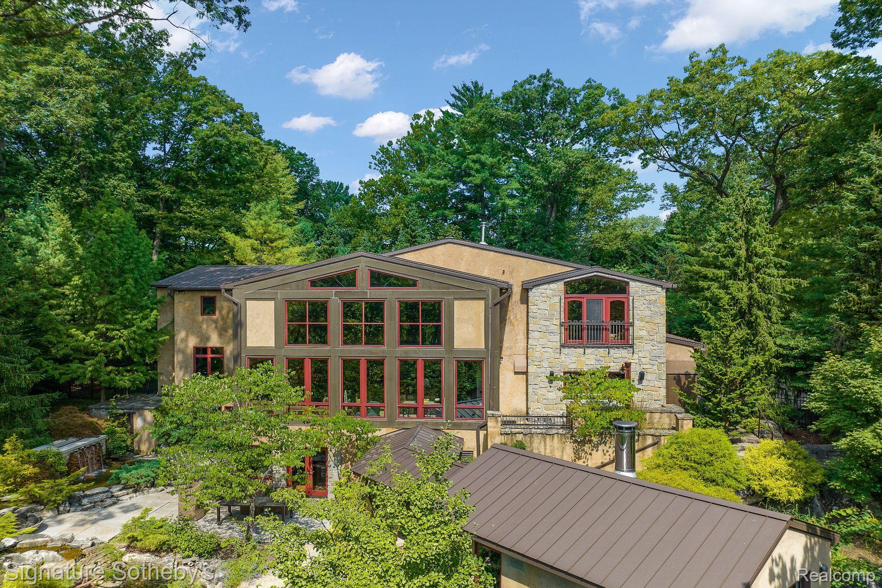 7357 LINDENMERE Drive