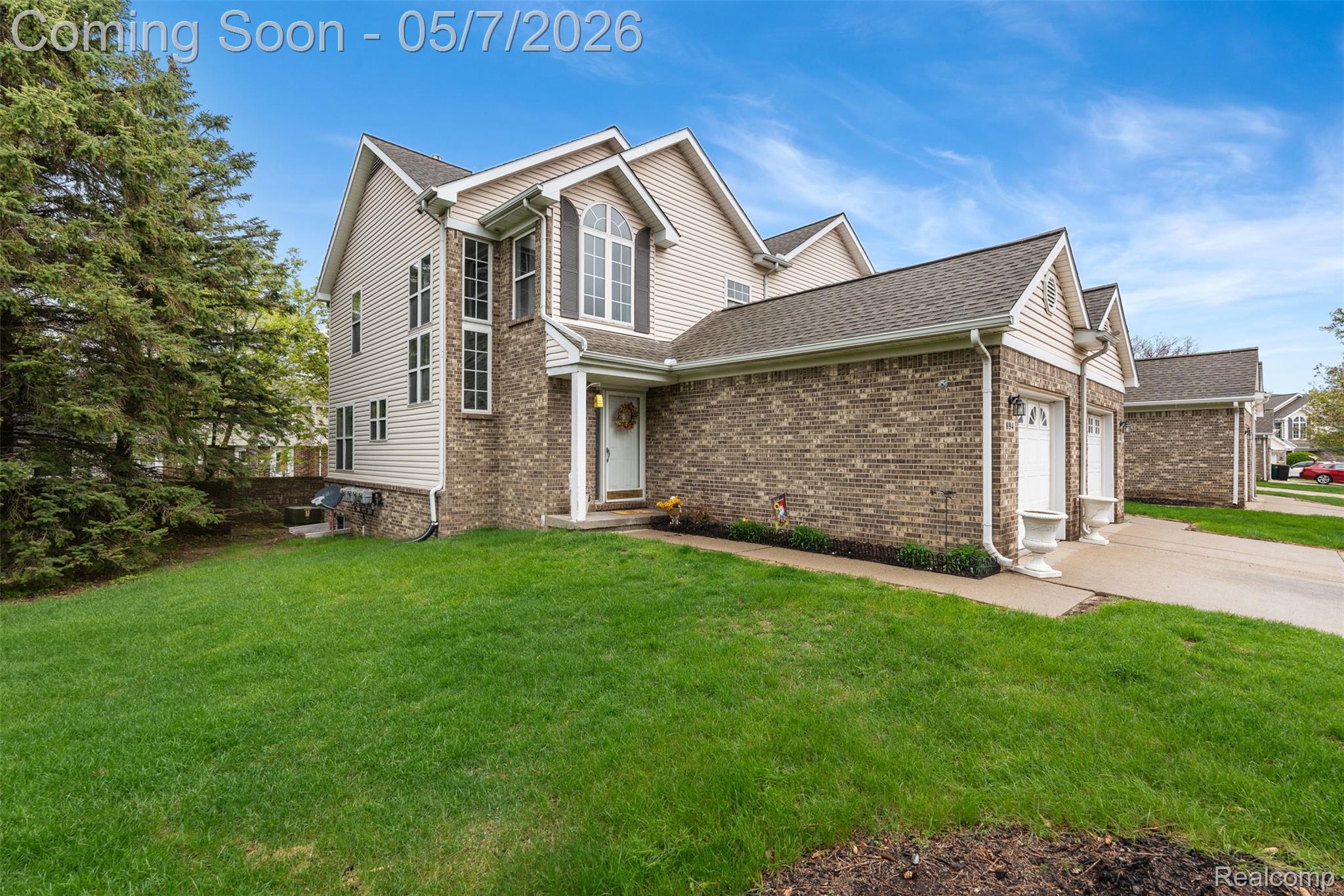 894 Natures Cove Court
