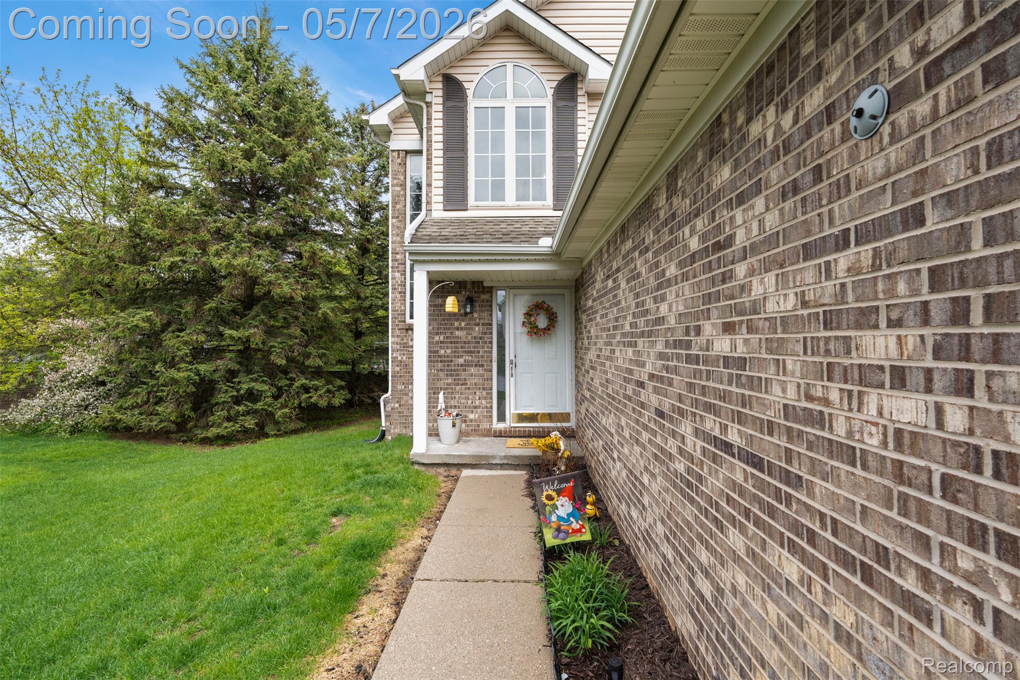 894 Natures Cove Court