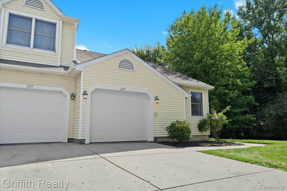 229 Meadow Pointe Drive