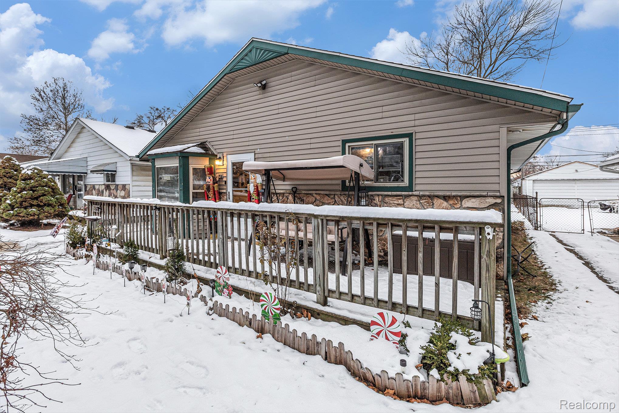 Taylor, Michigan 48180, United States, 3 Bedrooms Bedrooms, ,1 BathroomBathrooms,Residential,Active,252439