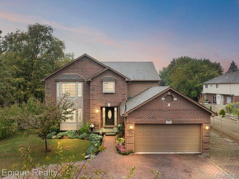 4527 Rochester Road Troy City MI 48085