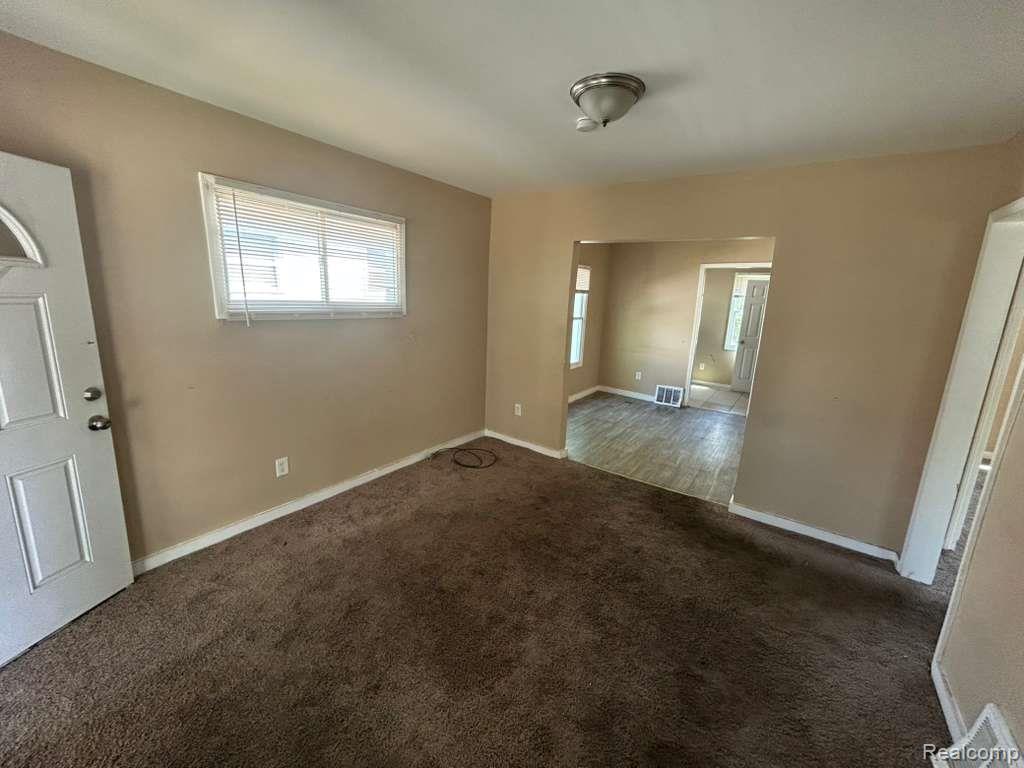 6078 Plainview Avenue