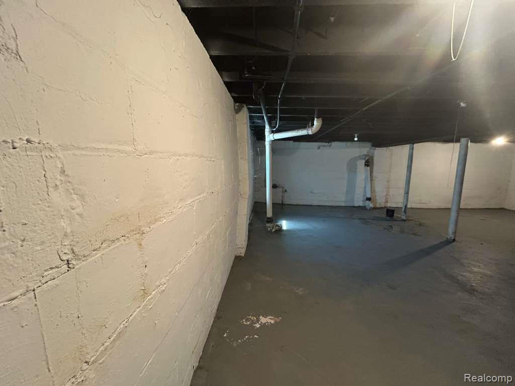 6078 Plainview Avenue