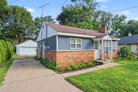 Photo of 70 Seivour Avenue, Battle Creek City, MI 49037 (MLS # 66026045985)