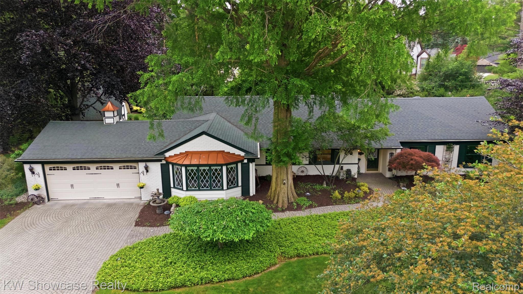 27221 Apple Tree Lane