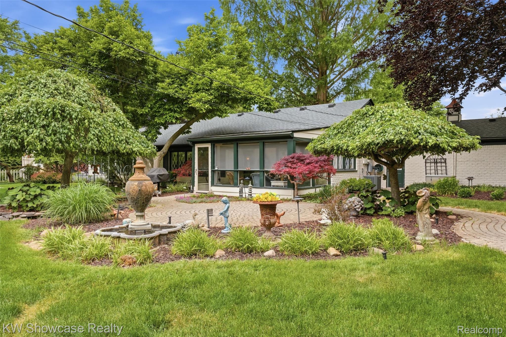 27221 Apple Tree Lane