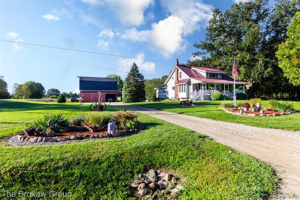4169 MERWIN RD, LAPEER, MI 48446 - Image e8a25d5f075fe4a2bb620d79e08908de/3417119198