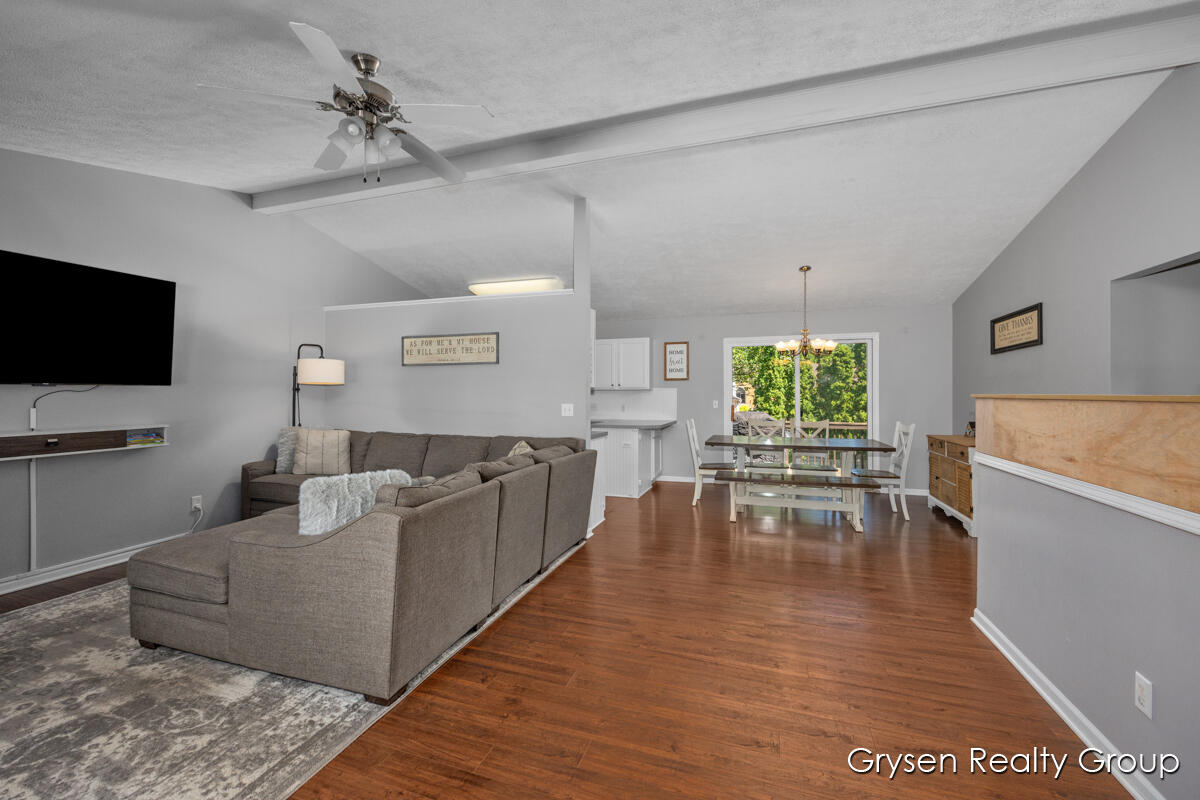3133 N Bluff Court
