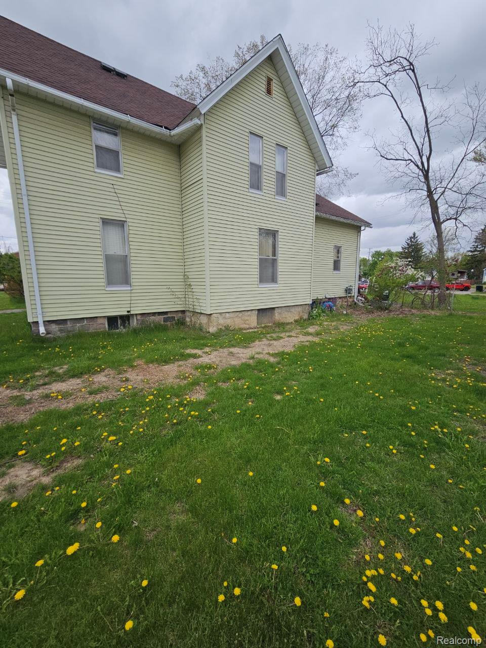 209 E Corunna Avenue