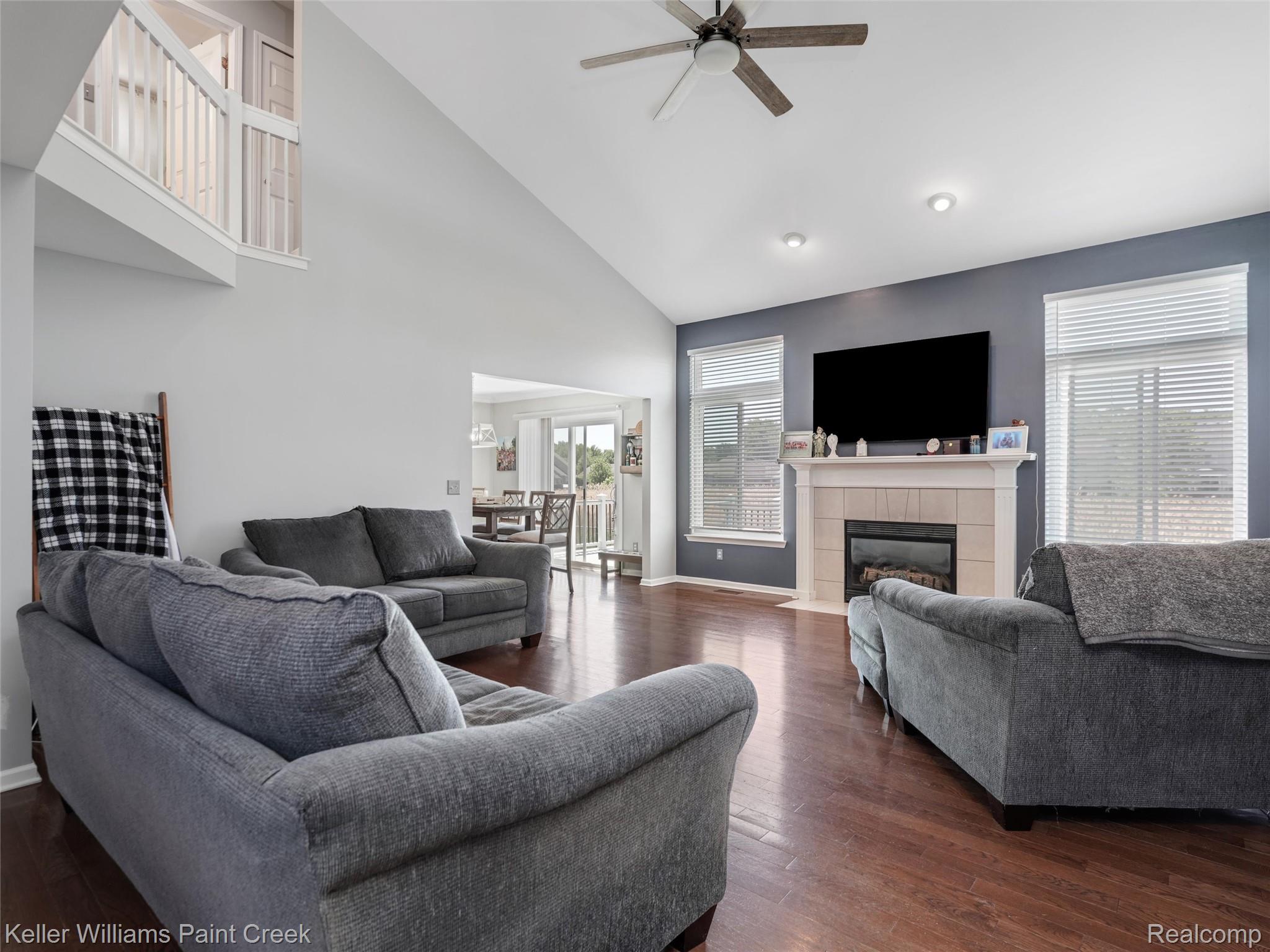 52359 Fox Pointe Drive