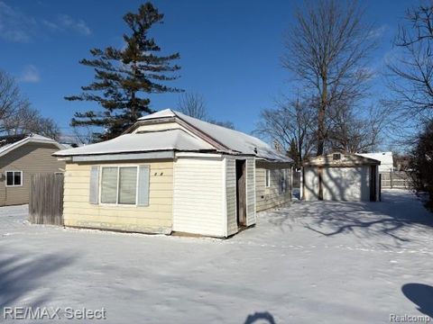 1034 W Bergin Avenue Flint Charter Township MI 48507