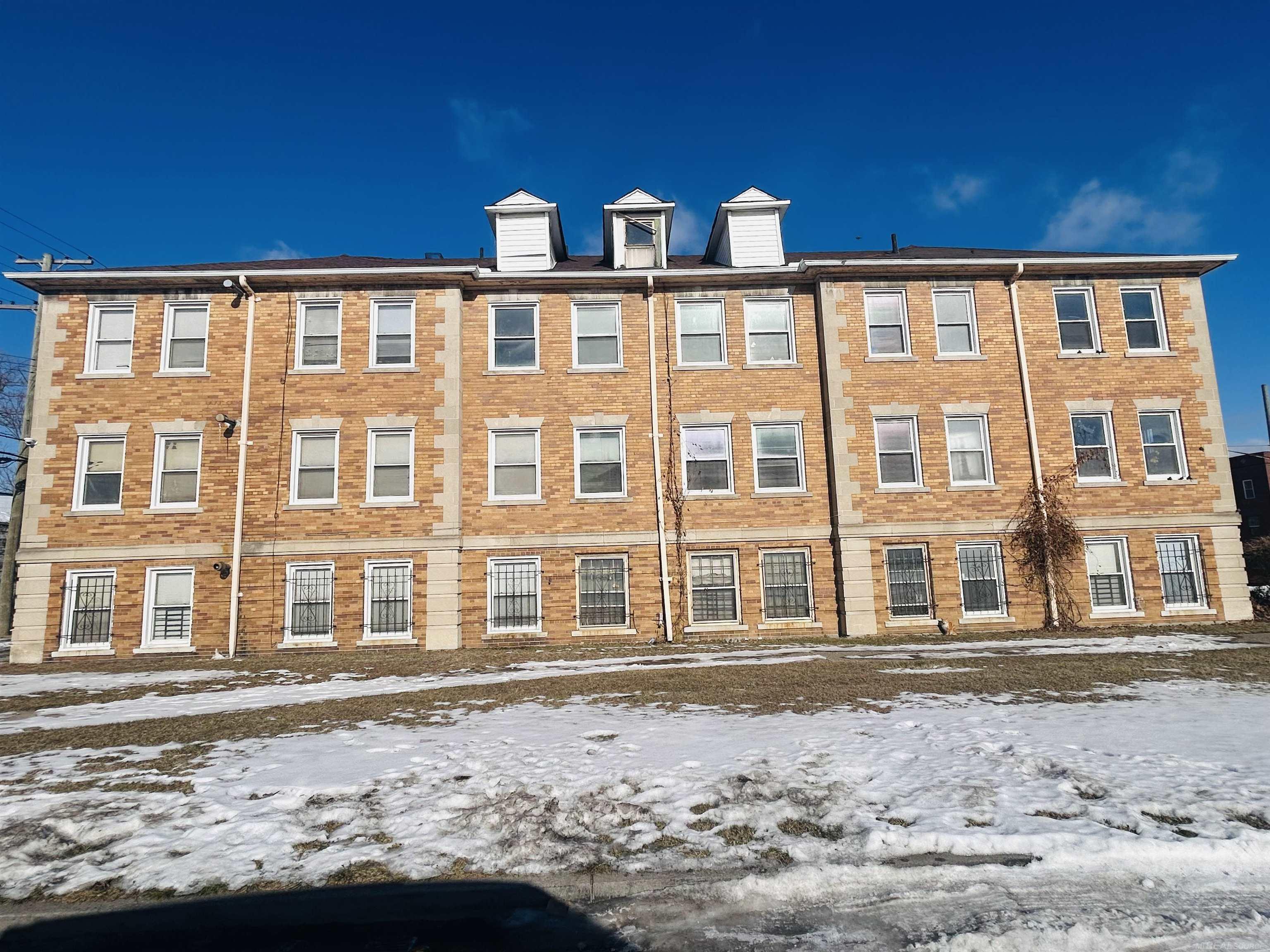 13205 La Salle Boulevard