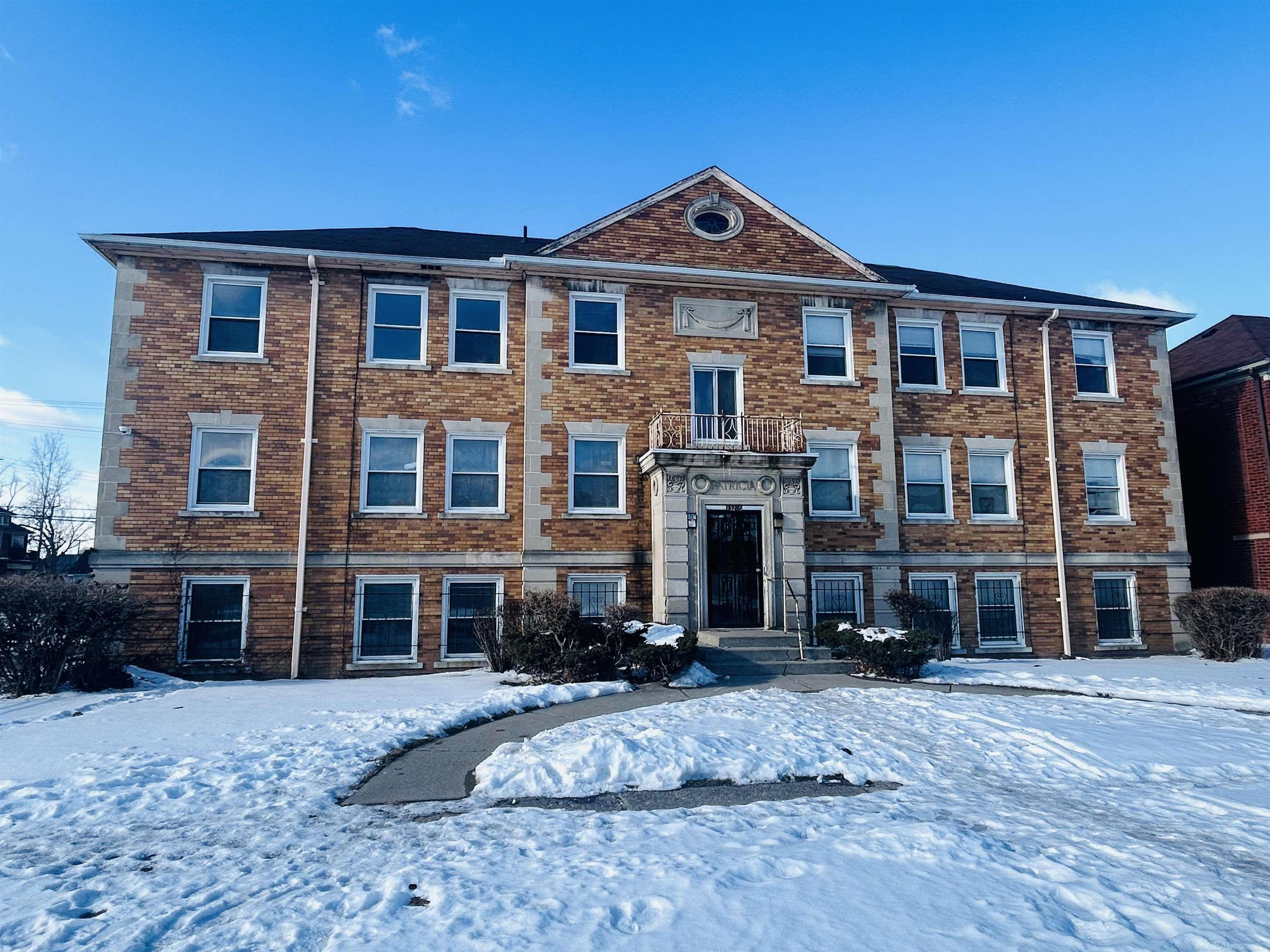 13205 La Salle Boulevard