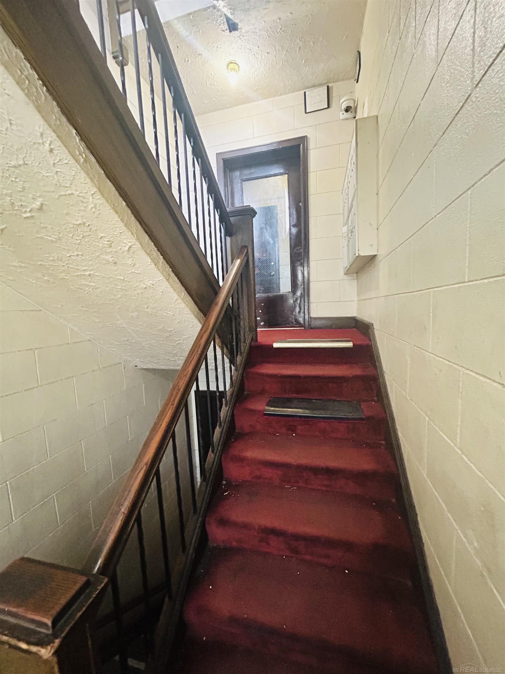 13205 La Salle Boulevard