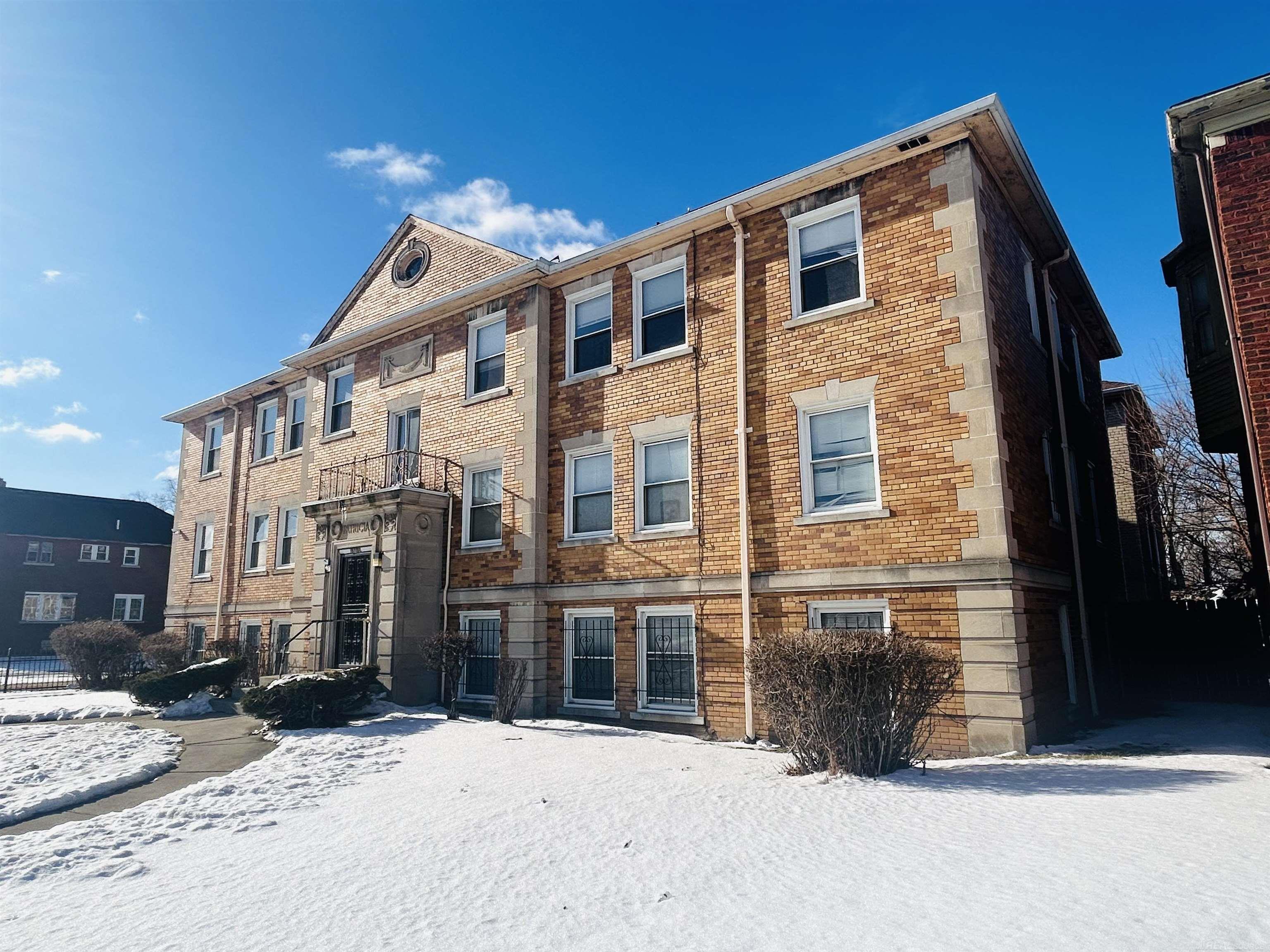 13205 La Salle Boulevard