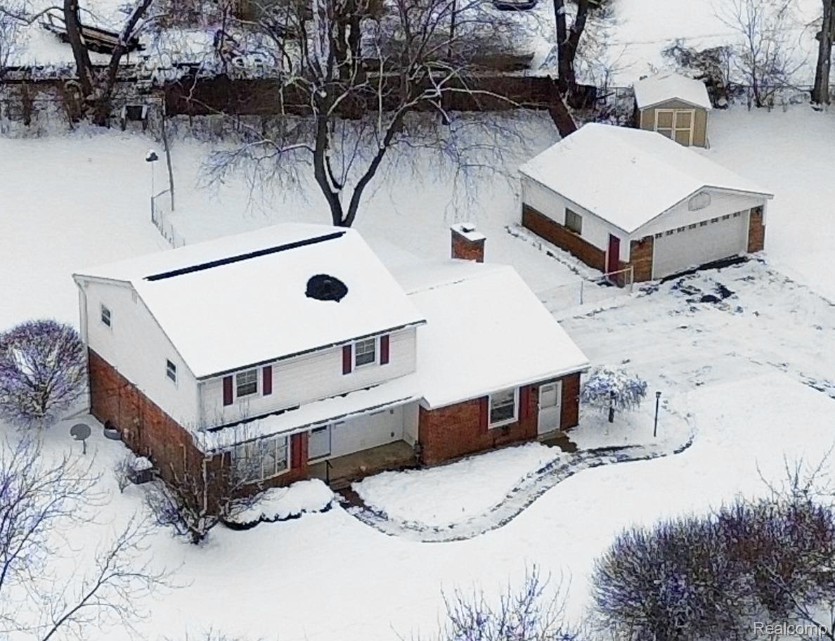 215 Parkview Boulevard