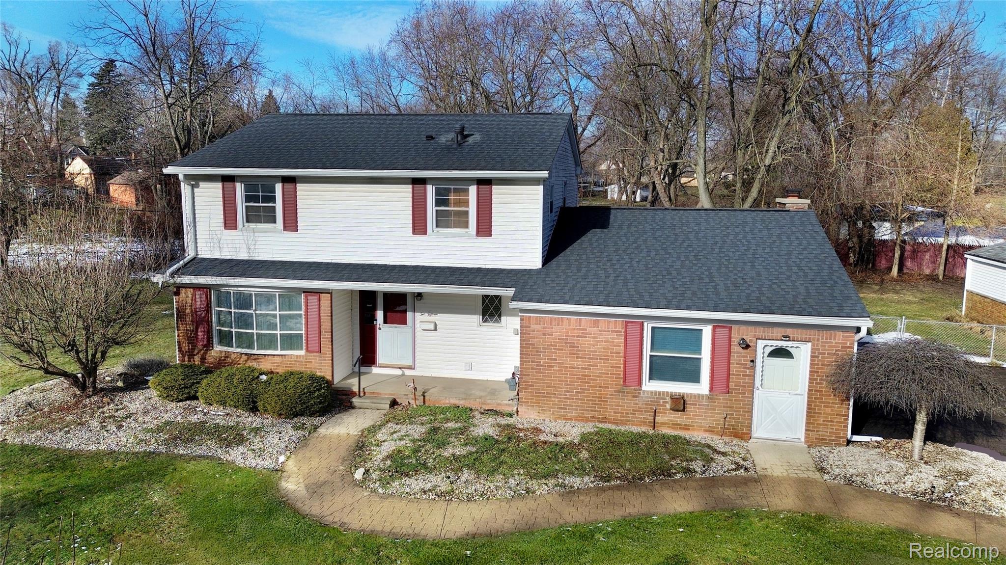 215 Parkview Boulevard