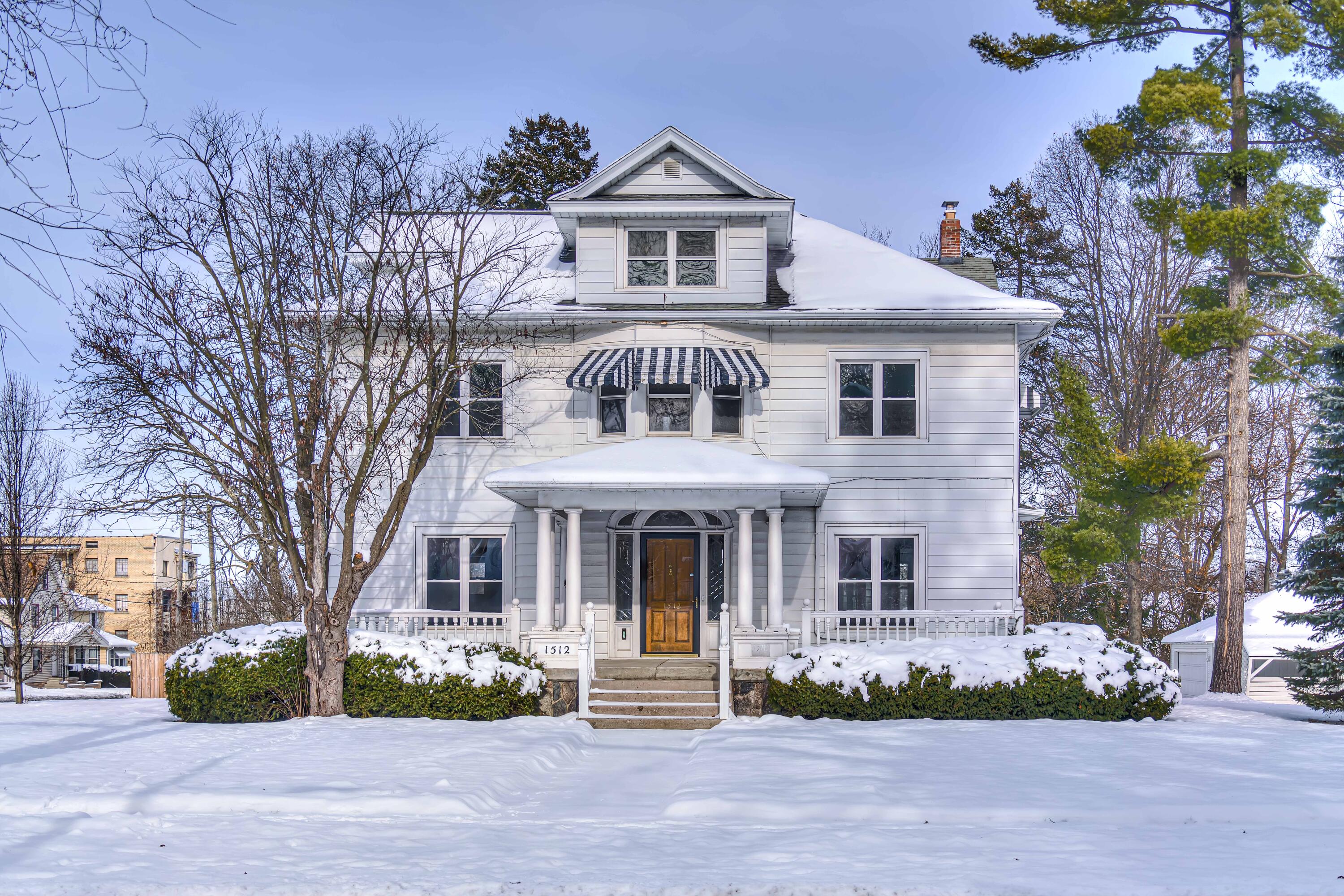 1512 W Washington Avenue