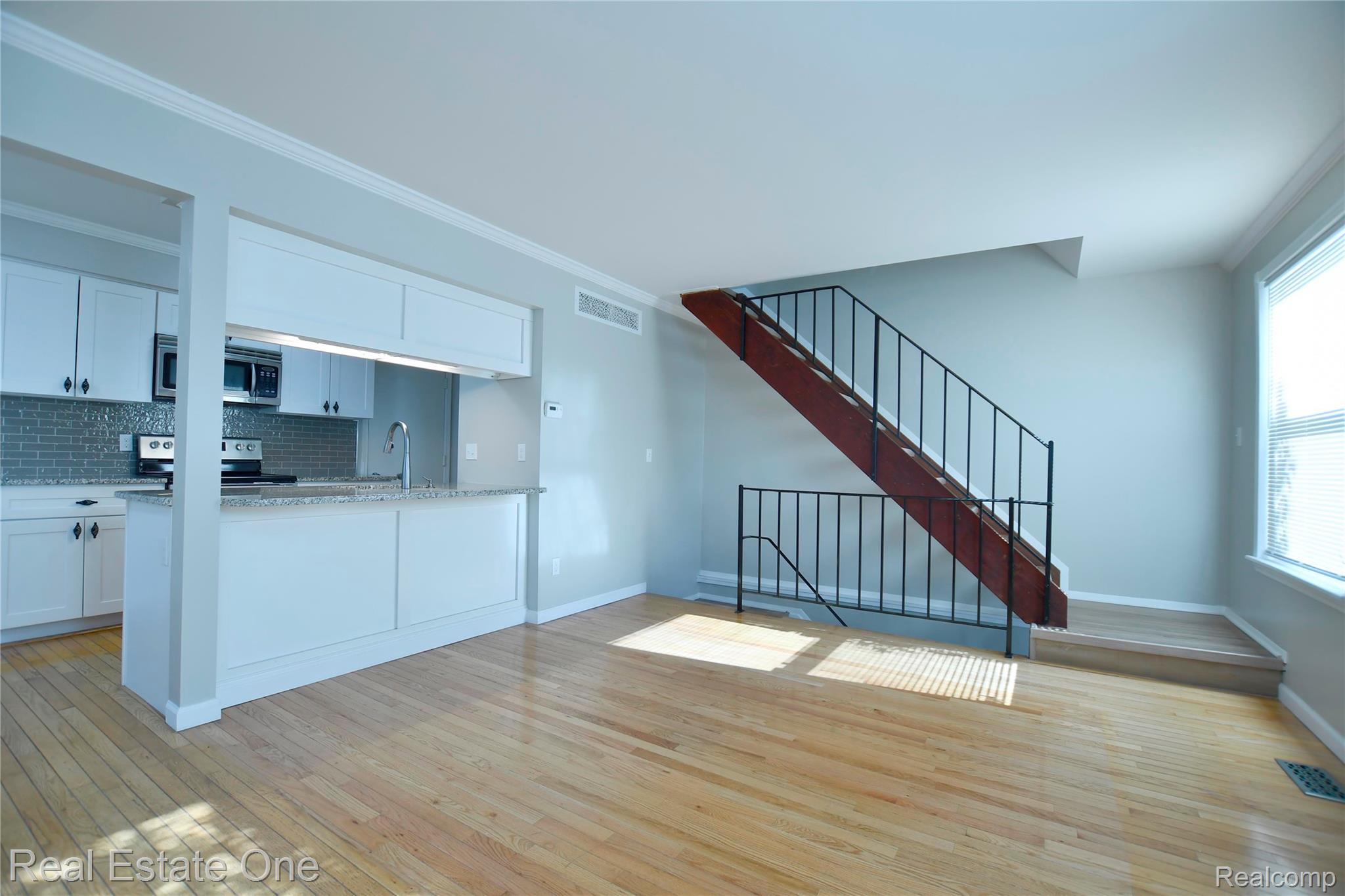 1527 MARINER Drive